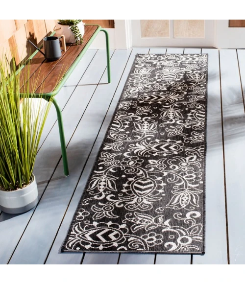 Safavieh Beach House BHS246 Black / Light Grey 2'-2" X 8' Runner Area Rug