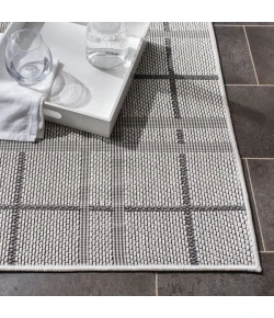 Safavieh Bermuda BMU803 Ivory / Grey 5'-3" X 5'-3" Square Area Rug