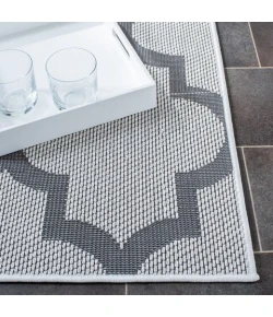 Safavieh Bermuda BMU804 Ivory / Grey 6'-7" X 6'-7" Square Area Rug