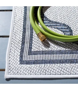 Safavieh Bermuda BMU810 Ivory / Charcoal 4' X 6' Rectangle Area Rug