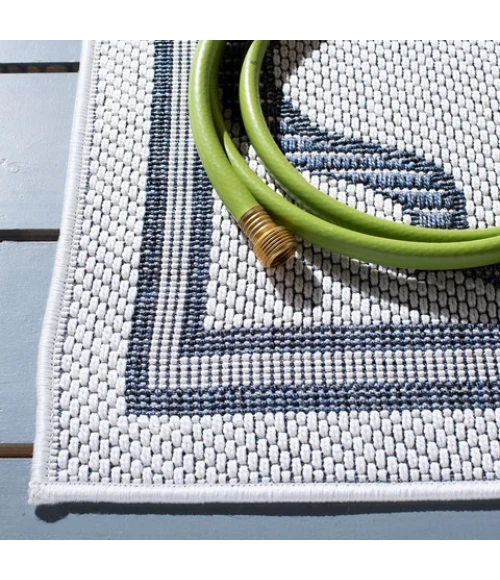 Safavieh Bermuda BMU810 Ivory / Charcoal 4' X 6' Rectangle Area Rug