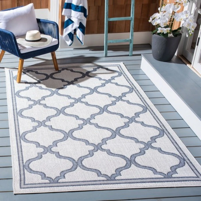 Safavieh Bermuda BMU810 Ivory / Charcoal 4' X 6' Rectangle Area Rug