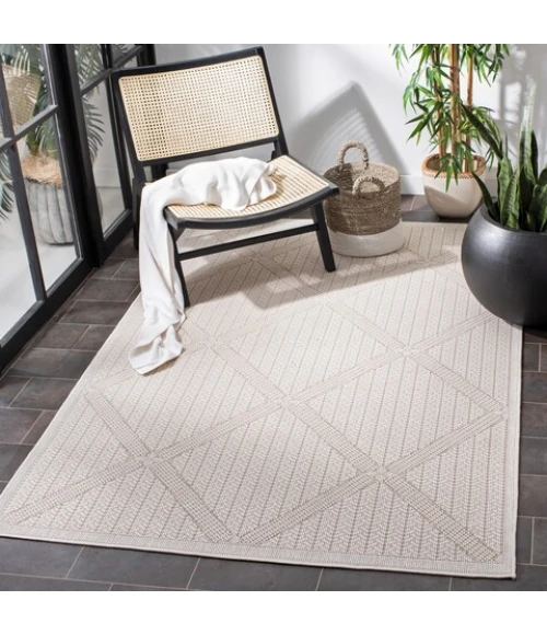 Safavieh Bermuda BMU811 Cream / Beige 5'-3" X 5'-3" Square Area Rug