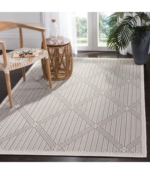 Safavieh Bermuda BMU811 Cream / Grey 6'-7" X 6'-7" Round Area Rug