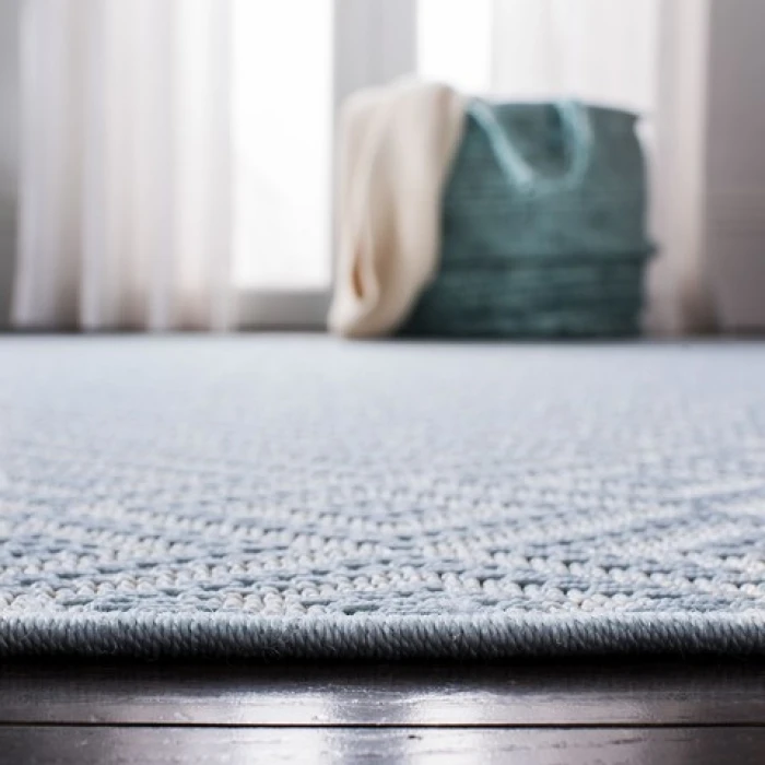 Safavieh Bermuda BMU814 Light Blue / Cream 5'-3" X 5'-3" Square Area Rug