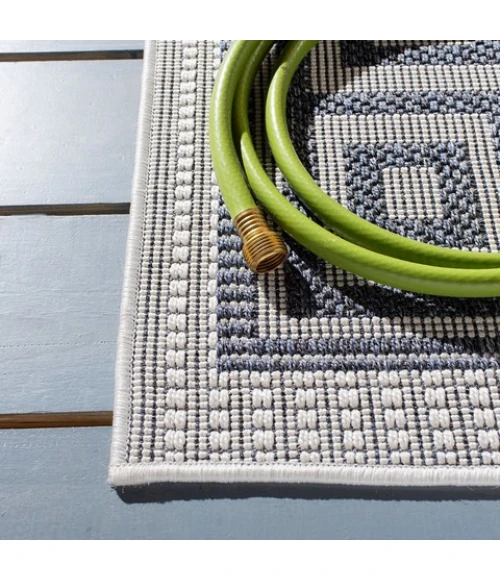 Safavieh Bermuda BMU820 Ivory / Blue 6'-7" X 6'-7" Square Area Rug