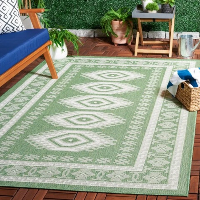 Safavieh Bermuda BMU827 Green / Ivory 4' X 6' Rectangle Area Rug