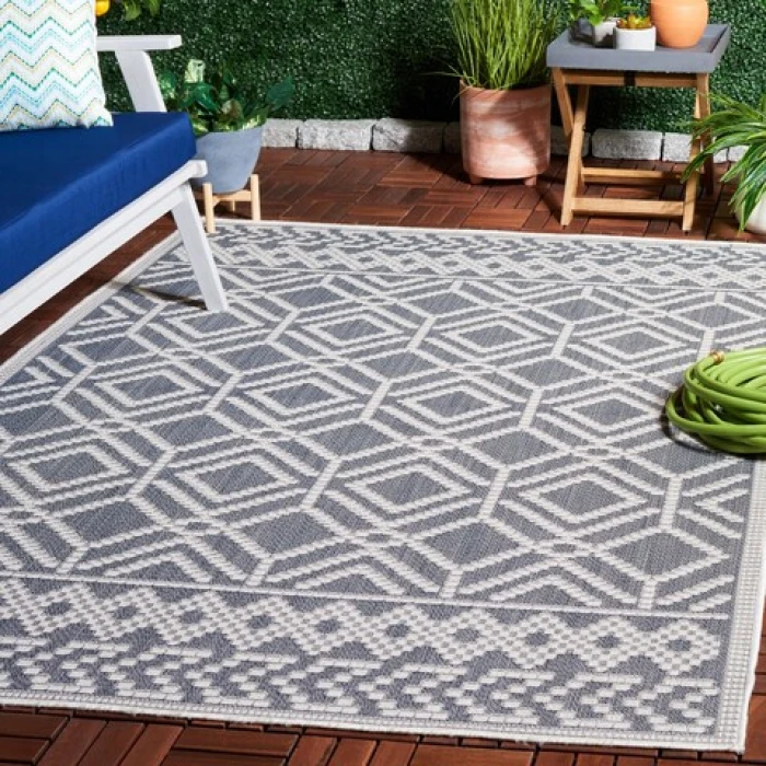 Safavieh Bermuda BMU874 Navy / Ivory 4' X 6' Rectangle Area Rug