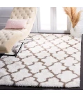 Safavieh Barcelona Shag BSG319 Ivory / Silver 5' X 5' Square Area Rug