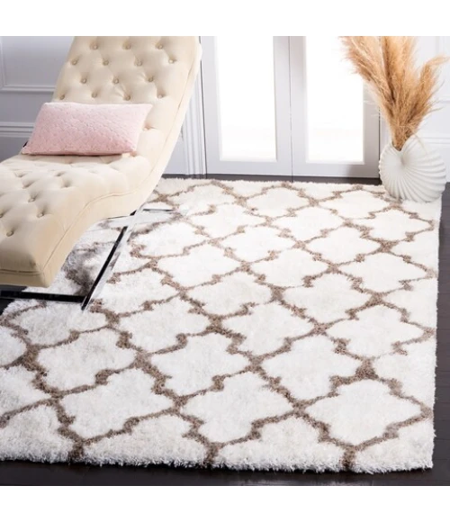Safavieh Barcelona Shag BSG319 Ivory / Silver 5' X 5' Square Area Rug
