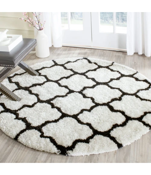 Safavieh Barcelona Shag BSG319 Ivory / Black 5' X 5' Round Area Rug