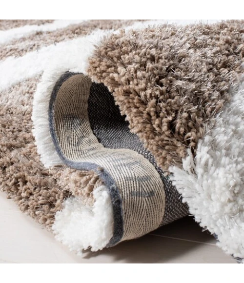 Safavieh Barcelona Shag BSG321 Ivory / Silver 2'-3" X 7' Runner Area Rug