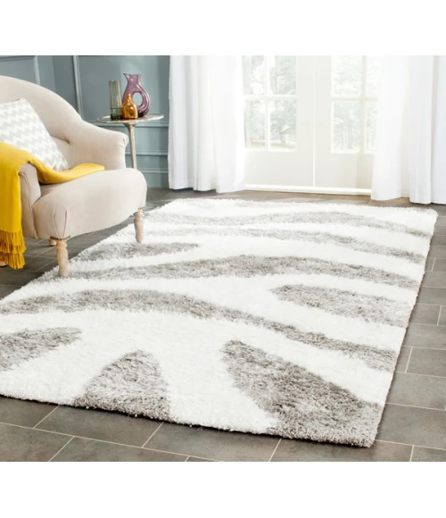 Safavieh Barcelona Shag BSG321 Ivory / Silver 5' X 8' Rectangle Area Rug