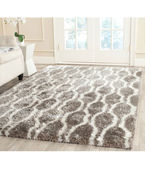 Safavieh Barcelona Shag BSG322 Silver / Ivory 4' X 6' Rectangle Area Rug