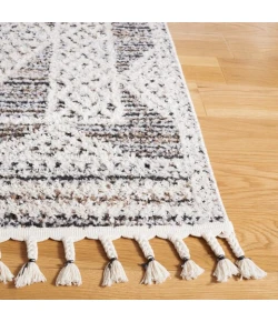 Safavieh Chapel Black / Ivory CHP404 6 ft. 7 in. X 6 ft. 7 in. Square Rug