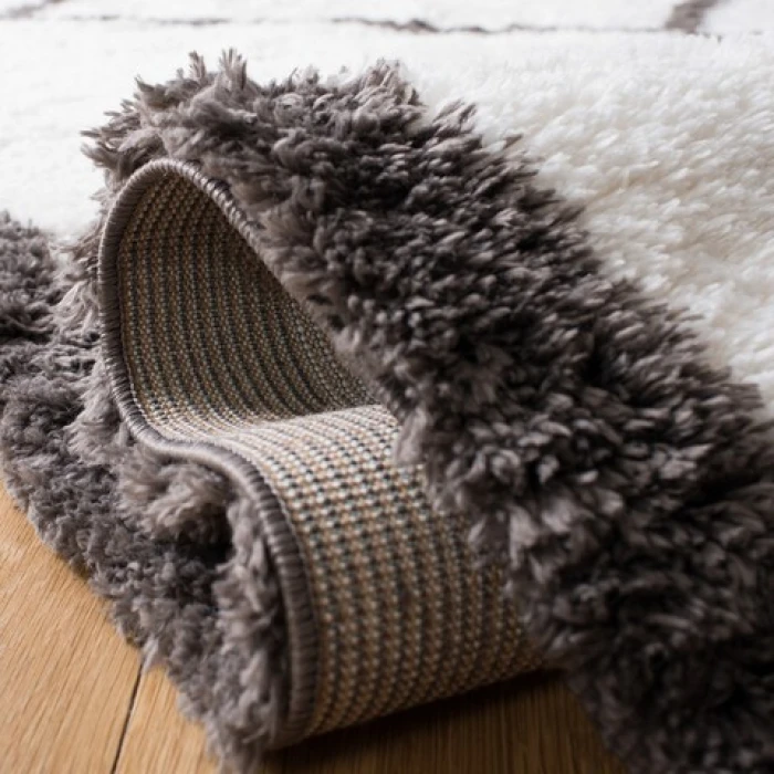 Safavieh Carmella Shag  Cream / Grey CRM222 2 ft. 2 in. X 8 ft. Runner Rug