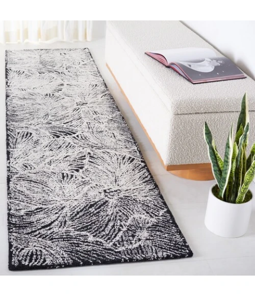 Safavieh Ebony Black / Ivory EBN101 2 ft. 3 in. X 9 ft. Runner Rug