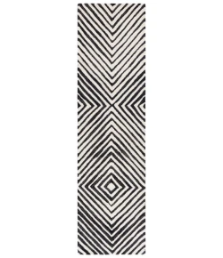 Safavieh Ebony Black / Ivory EBN150 2 ft. 3 in. X 9 ft. Runner Rug