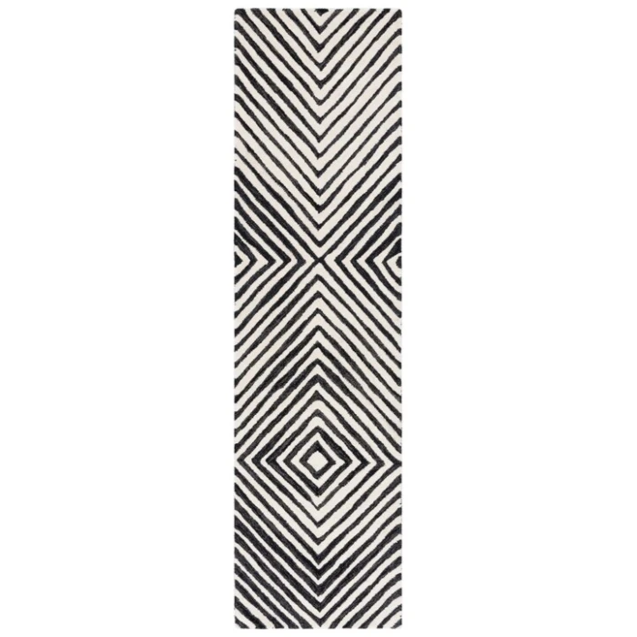 Safavieh Ebony Black / Ivory EBN150 2 ft. 3 in. X 9 ft. Runner Rug
