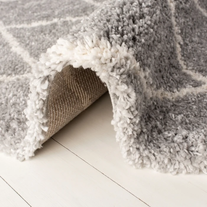 Safavieh Fontana Shag  Grey / Cream FNT815 6 ft. 7 in. X 6 ft. 7 in. Round Rug