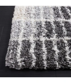 Safavieh Fontana Shag  Ivory / Grey FNT823 6 ft. 7 in. X 6 ft. 7 in. Round Rug