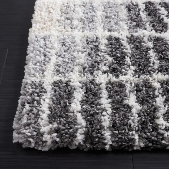 Safavieh Fontana Shag  Ivory / Grey FNT823 6 ft. 7 in. X 6 ft. 7 in. Square Rug