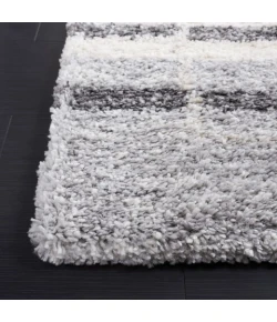 Safavieh Fontana Shag  Ivory / Grey FNT825 6 ft. 7 in. X 6 ft. 7 in. Round Rug