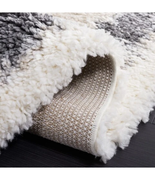 Safavieh Fontana Shag  Ivory / Grey FNT829 5 ft. 3 in. X 7 ft. 6 in. Rectangle Rug