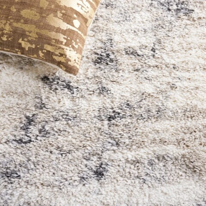 Safavieh Fontana Shag  Ivory / Grey FNT831 2 ft. 3 in. X 8 ft. Runner Rug