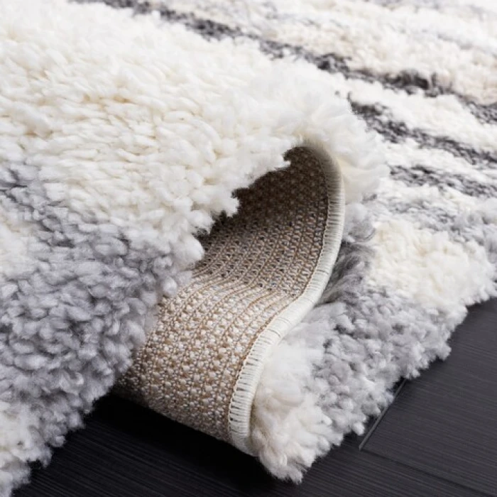 Safavieh Fontana Shag  Ivory / Grey FNT833 6 ft. 7 in. X 6 ft. 7 in. Round Rug