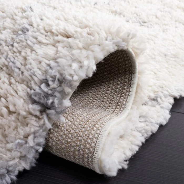 Safavieh Fontana Shag  Ivory / Grey FNT834 6 ft. 7 in. X 9 ft. Rectangle Rug