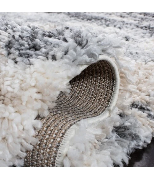 Safavieh Fontana Shag  Grey / Ivory FNT853 4 ft. X 6 ft. Rectangle Rug