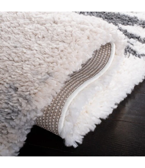 Safavieh Fontana Shag  Grey / Ivory FNT898 8 ft. X 8 ft. Round Rug