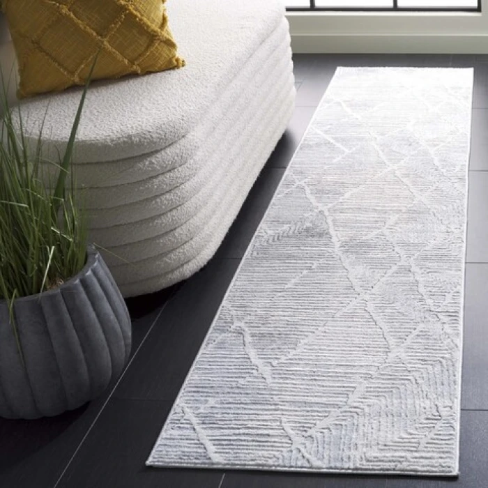 Safavieh Hanna Ivory / Light Grey HAN106 2 ft. X 8 ft. Runner Rug