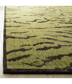 Safavieh Jamie Drake Jade / Coffee JDK351 4 ft. X 6 ft. Rectangle Rug