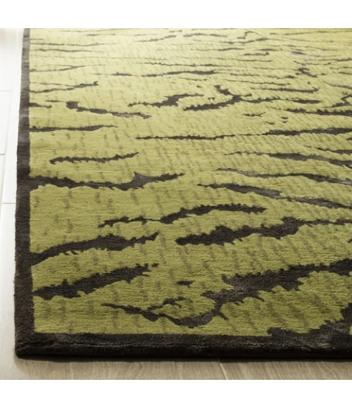 Safavieh Jamie Drake Jade / Coffee JDK351 4 ft. X 6 ft. Rectangle Rug