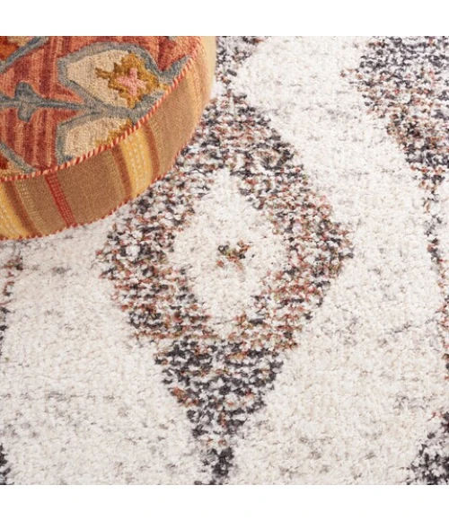 Safavieh Jericho Shag Ivory / Black JER102 2 ft. 2 in. X 8 ft. Runner Rug