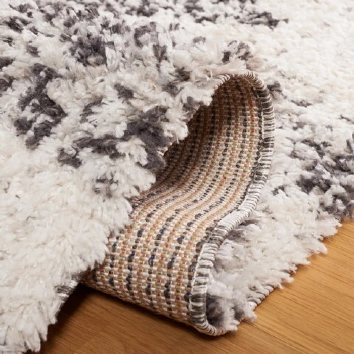 Safavieh Jericho Shag Ivory / Black JER108 6 ft. 7 in. X 6 ft. 7 in. Round Rug