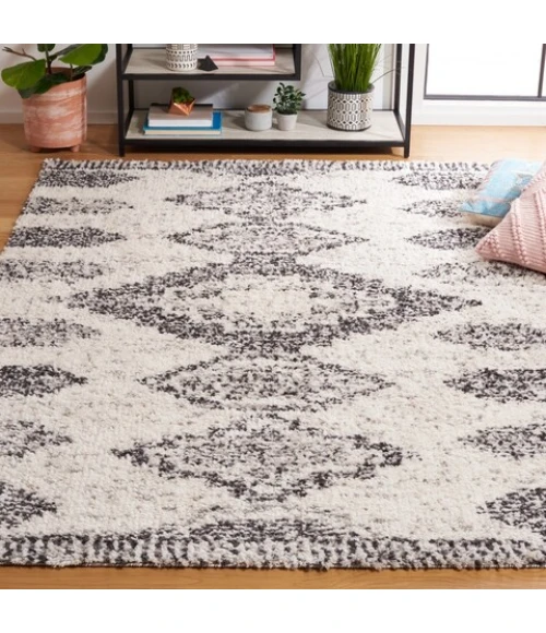 Safavieh Jericho Shag Ivory / Black JER108 5 ft. 3 in. X 7 ft. 6 in. Rectangle Rug