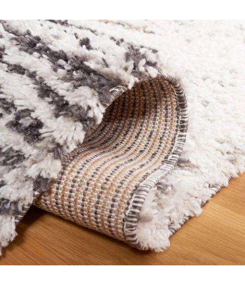 Safavieh Jericho Shag Black / Rust JER110 3 ft. X 3 ft. Round Rug