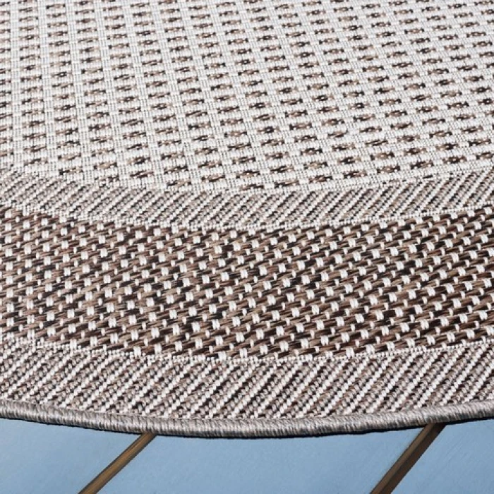 Safavieh Lakeside  Beige / Brown LAK228 6 ft. 7 in. X 6 ft. 7 in. Round Rug