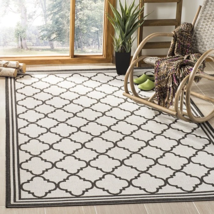 Safavieh Linden  Light Grey / Charcoal LND121 4 ft. X 6 ft. Rectangle Rug