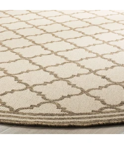 Safavieh Linden  Cream / Beige LND121 6 ft. 7 in. X 6 ft. 7 in. Round Rug