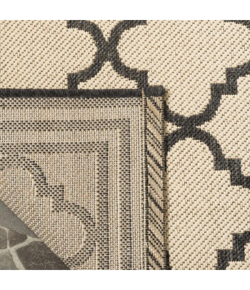 Safavieh Linden  Creme / Black LND121 6 ft. 7 in. X 6 ft. 7 in. Square Rug