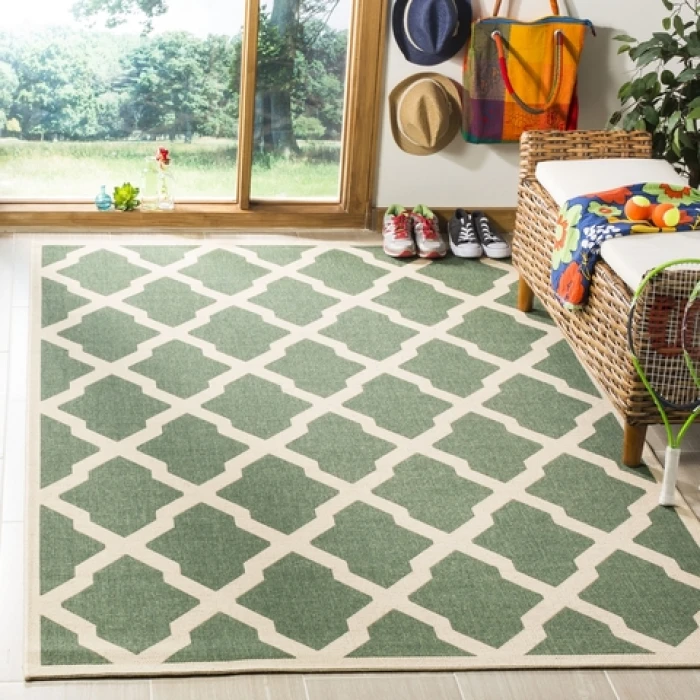 Safavieh Linden  Green / Creme LND122 6 ft. 7 in. X 6 ft. 7 in. Square Rug