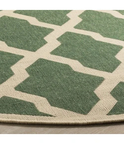 Safavieh Linden  Green / Creme LND122 6 ft. 7 in. X 6 ft. 7 in. Round Rug