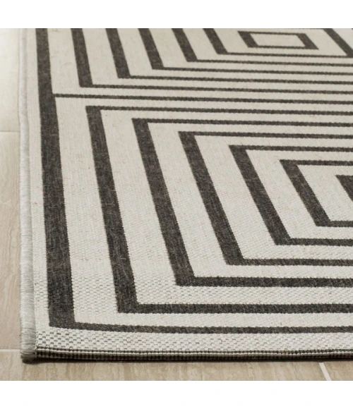 Safavieh Linden  Light Grey / Charcoal LND123 6 ft. 7 in. X 6 ft. 7 in. Round Rug