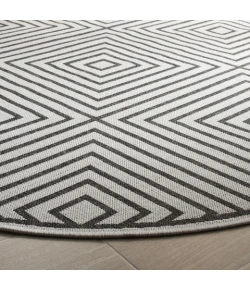 Safavieh Linden  Light Grey / Charcoal LND123 6 ft. 7 in. X 6 ft. 7 in. Round Rug