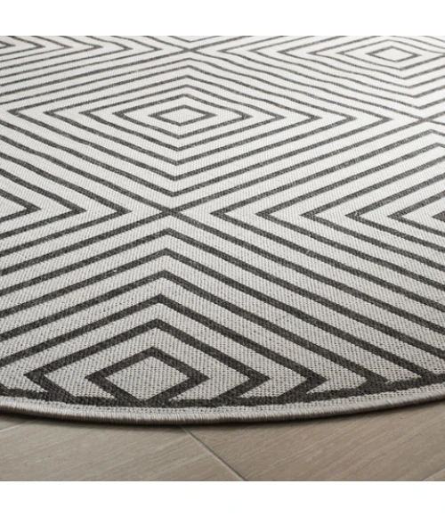Safavieh Linden  Light Grey / Charcoal LND123 6 ft. 7 in. X 6 ft. 7 in. Round Rug