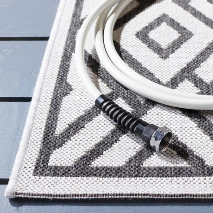 Safavieh Linden  Light Grey / Charcoal LND126 5 ft. 3 in. X 7 ft. 6 in. Rectangle Rug
